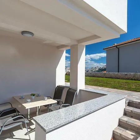 Apartament Mateo 2 *