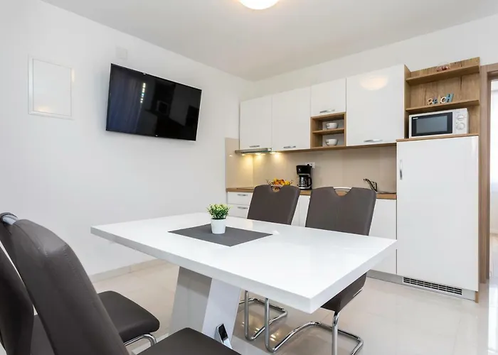 Apartment Mateo 2 *