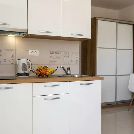 Mateo 2 アパート *